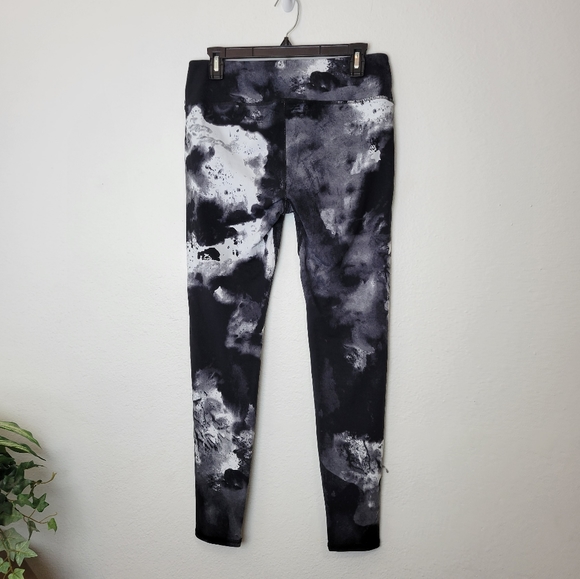 ALO YOGA Airbrush Leggings In Black Blast Size Large - Picture 9 of 11
